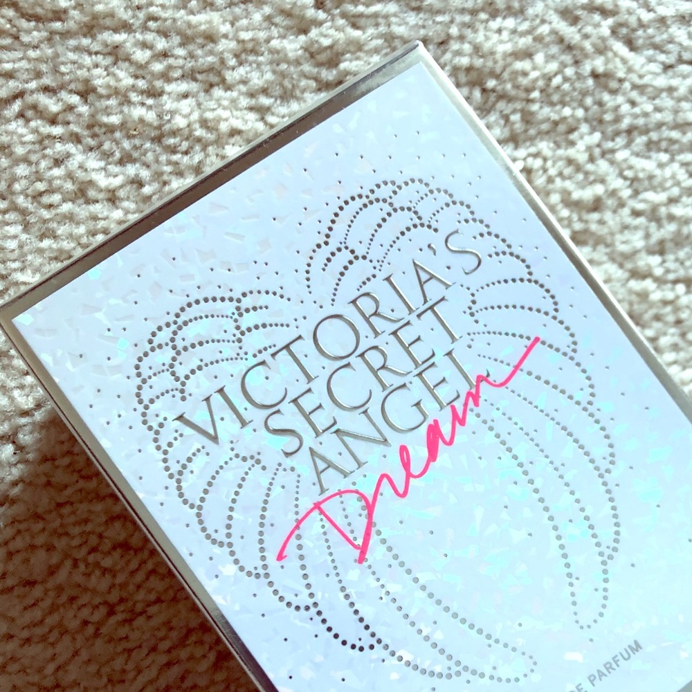 Victoria Secret Dream eau De parfaum NEW full size
